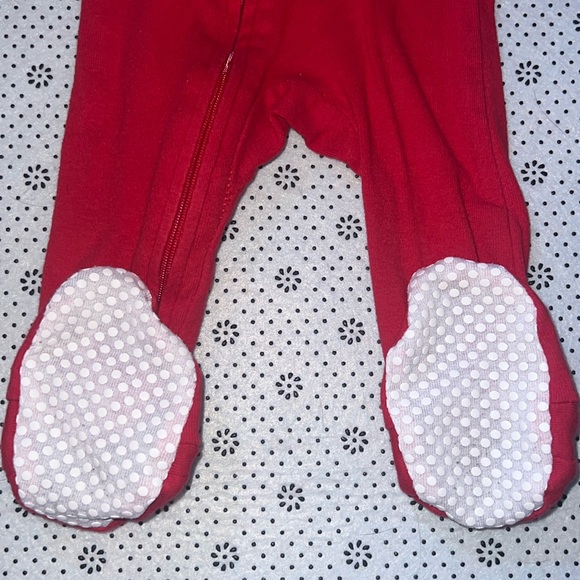 🛍Cute Little neutral gender HOLIDAY Sleeper size 9 Months 🛍 - Picture 3 of 6